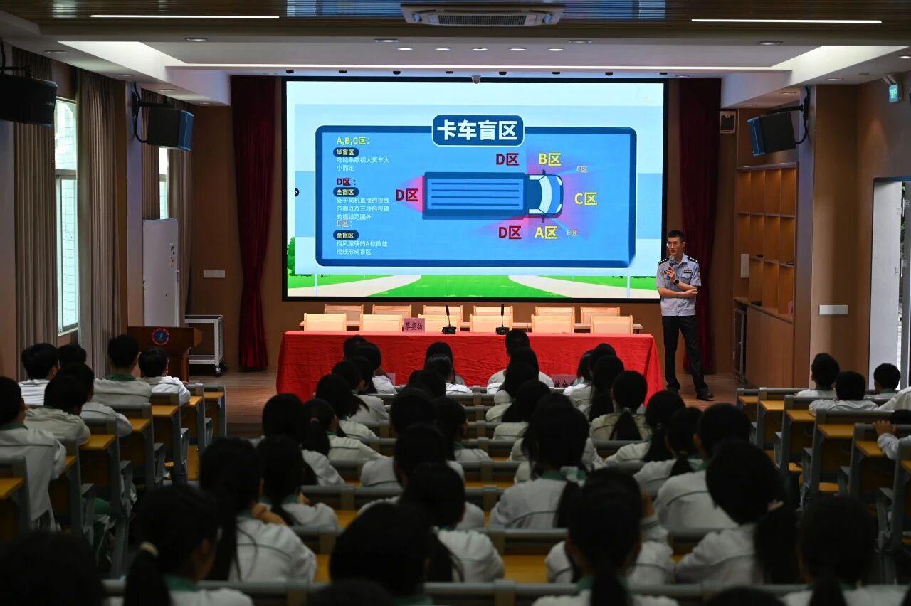 澄海盐鸿中学.jpg